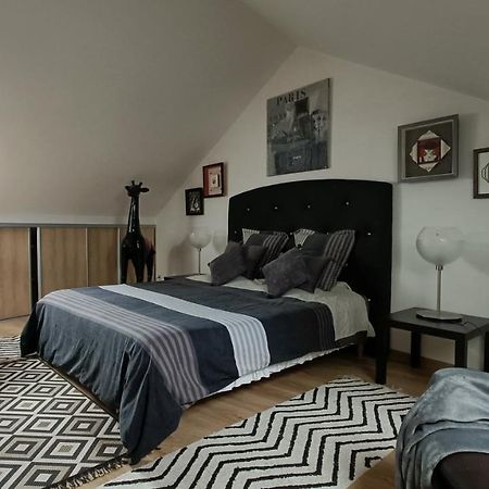 Duplex Contemporain Terrasse Exterieure Parking Apartman Leves Kültér fotó