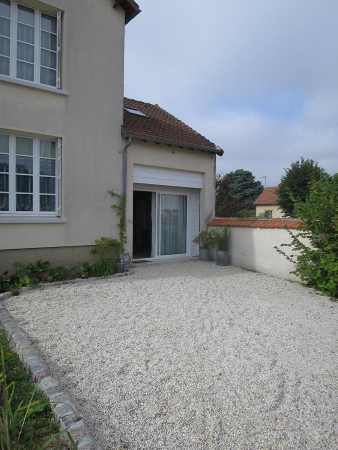 Duplex Contemporain Terrasse Exterieure Parking Apartman Leves Kültér fotó