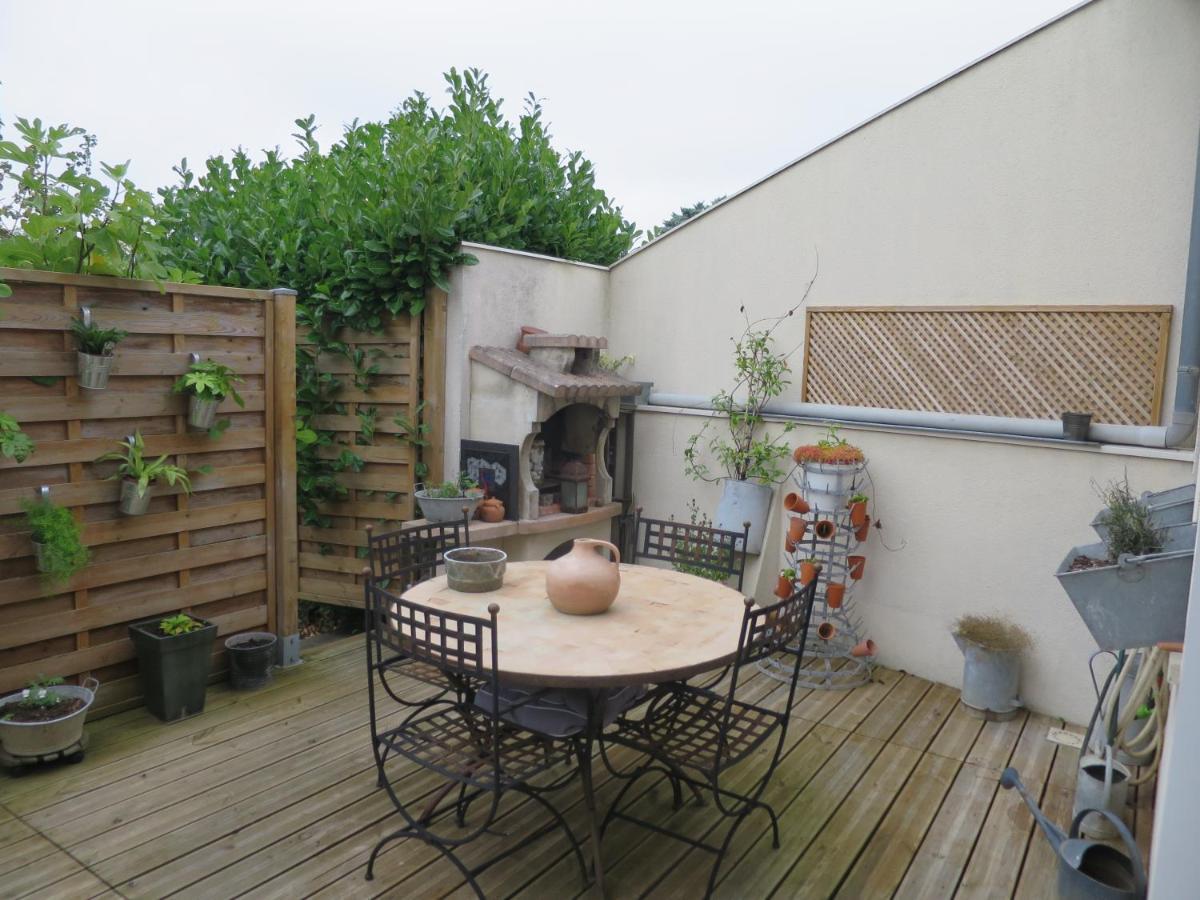 Duplex Contemporain Terrasse Exterieure Parking Apartman Leves Kültér fotó