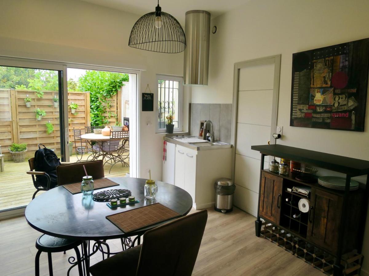 Duplex Contemporain Terrasse Exterieure Parking Apartman Leves Kültér fotó