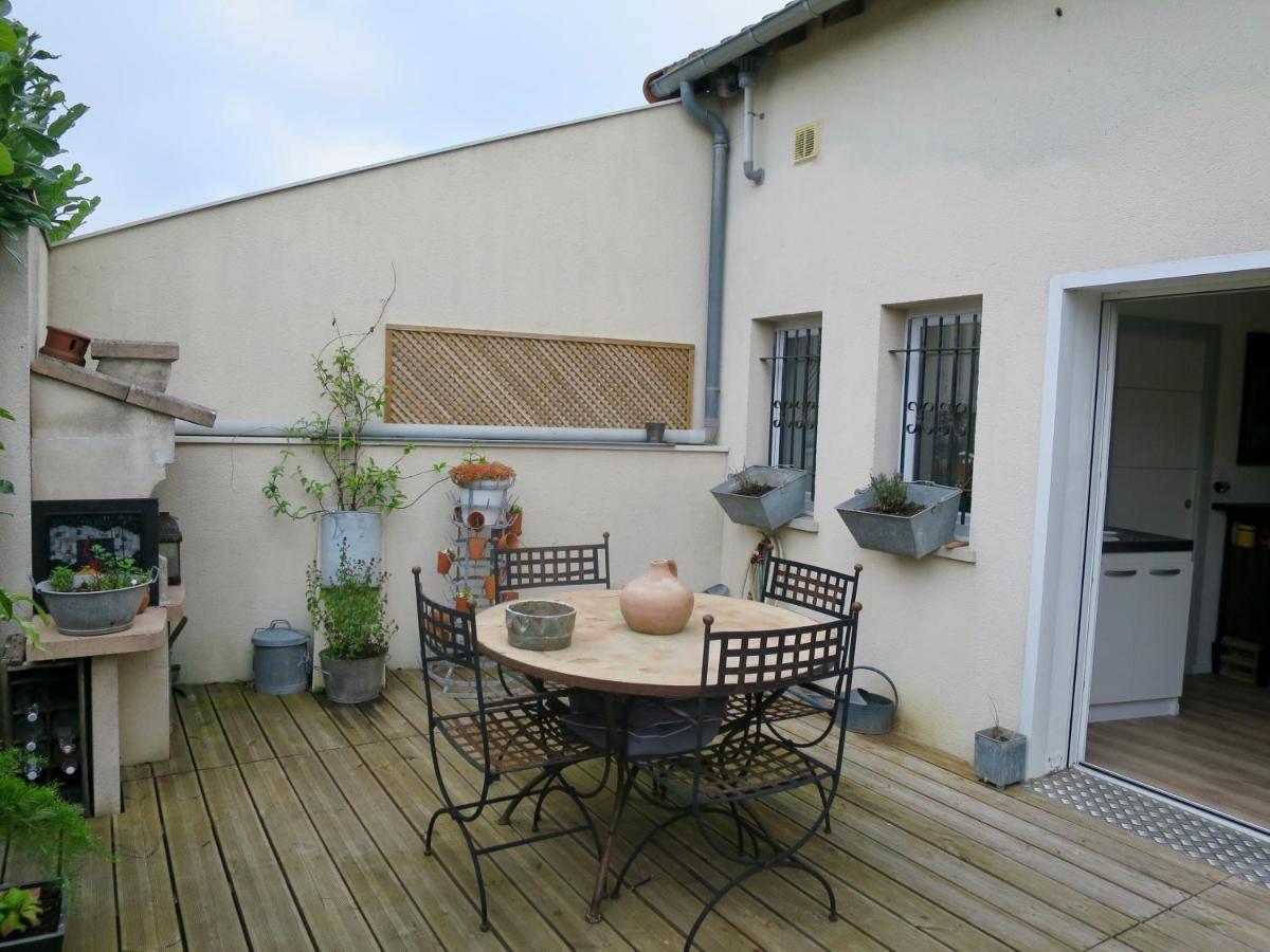 Duplex Contemporain Terrasse Exterieure Parking Apartman Leves Kültér fotó