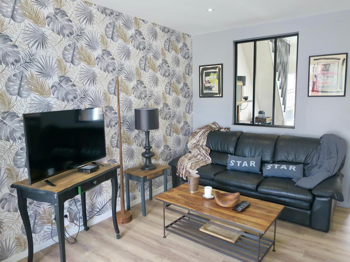 Duplex Contemporain Terrasse Exterieure Parking Apartman Leves Kültér fotó